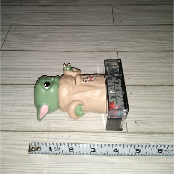 The Mandalorian Star Wars Baby Yoda Grogu Candy Dispenser Talking Electronic - Picture 2 of 9